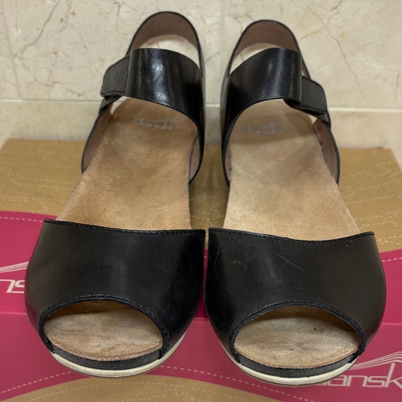 Dansko Women's Black Leather Vera Sandals, 39 (8.5-9) - Picture 4 of 10